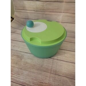 Tupperware Blue and Lime Green 4.5 Liter Spin 'N‎ Save Salad Spinner #3777B-1